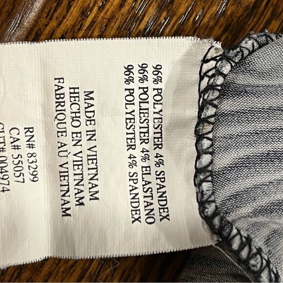 Tiana B V-neck long sleeve knee length plus size dress size 1X - Picture 12 of 14